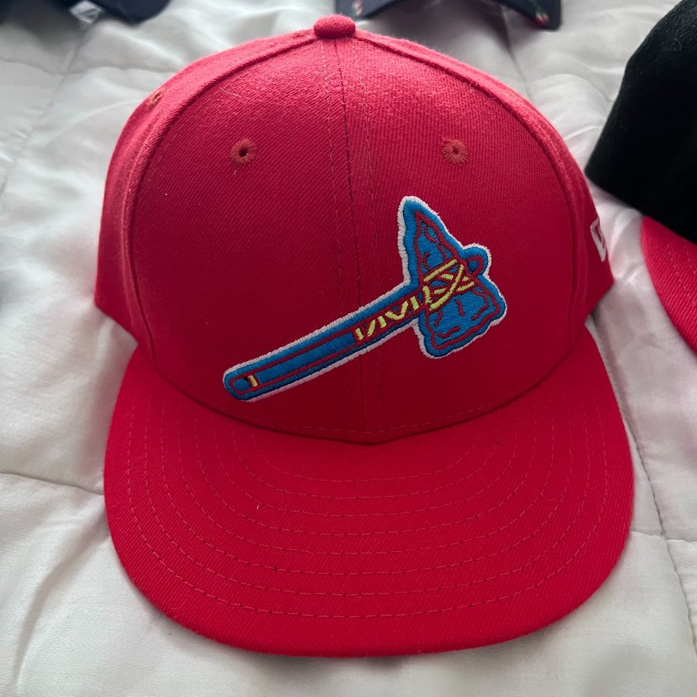 Atlanta Braves Bright Red Tomahawk Hat - Like New 7 3/8